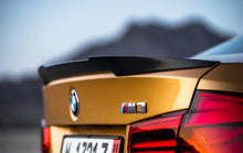 Laden Sie das Bild in den Galerie-Viewer, Boca Carbon Spoiler M4-Style für BMW 3er F80 M3