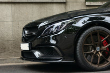 Laden Sie das Bild in den Galerie-Viewer, Boca Carbon Frontschürzen Einsatz für Mercedes W205 C205 S205 C63 - ähnlich Edition 1