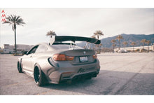Laden Sie das Bild in den Galerie-Viewer, PSM Dynamic GFK Widebody Kotflügelerweiterungen für BMW 4er F82 M4