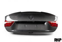 Laden Sie das Bild in den Galerie-Viewer, RKP Carbon Heckdeckel für BMW F82 M4 (Carbon/GFK)