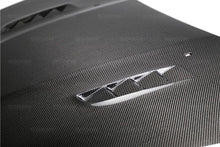 Laden Sie das Bild in den Galerie-Viewer, Seibon Carbon Motorhaube für FORD Focus Limousine und Schrägheck 2015-2018 RS-Style