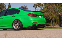 Laden Sie das Bild in den Galerie-Viewer, Varis Carbon Diffusor (System 1) für BMW 4er F82 M4 F80 M3