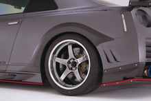 Laden Sie das Bild in den Galerie-Viewer, Varis Heck Kotflügel Kamikaze für Nissan R35 GT-R (Carbon)